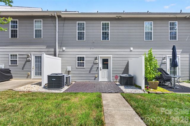 140 Locomotive Lane 107, Mooresville, NC 28115