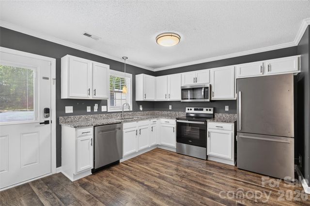 140 Locomotive Lane 107, Mooresville, NC 28115