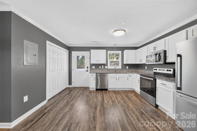 140 Locomotive Lane 107, Mooresville, NC 28115