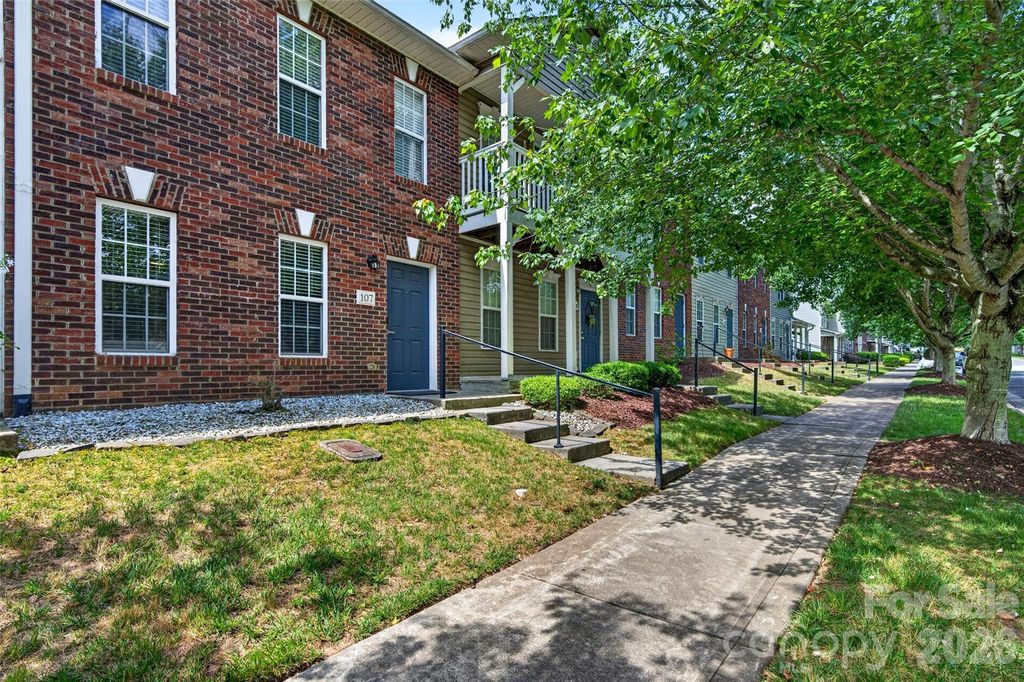 140 Locomotive Lane 107, Mooresville, NC 28115