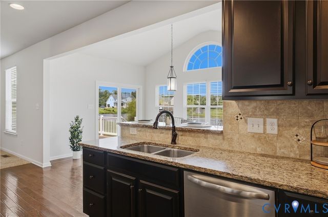 1819 White Mountain Dr, Chester, VA 23836