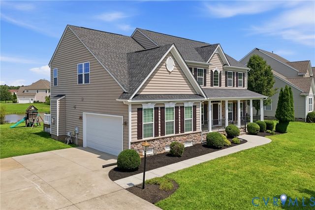 1819 White Mountain Dr, Chester, VA 23836