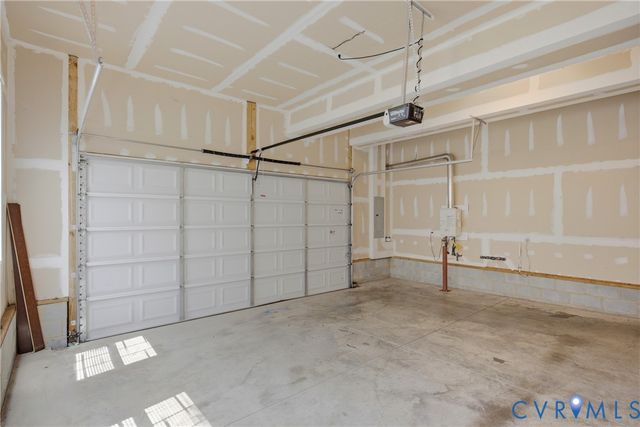 1819 White Mountain Dr, Chester, VA 23836