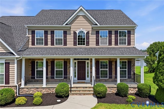 1819 White Mountain Dr, Chester, VA 23836