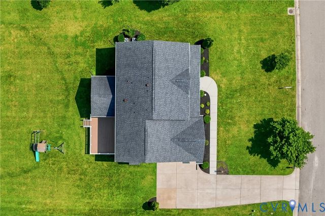 1819 White Mountain Dr, Chester, VA 23836