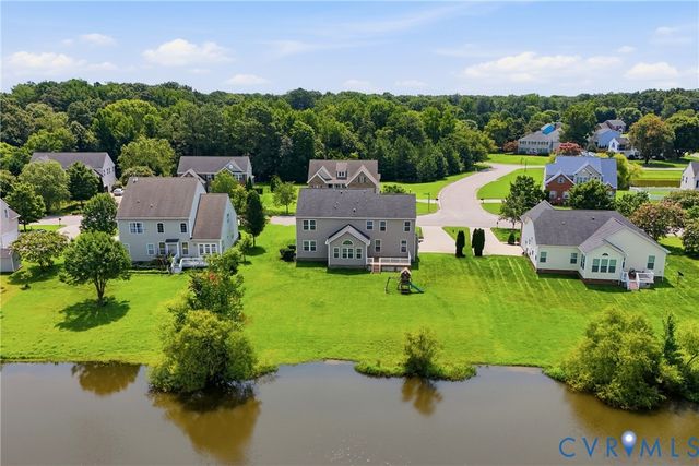 1819 White Mountain Dr, Chester, VA 23836