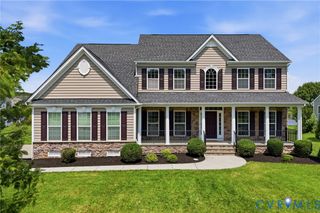 1819 White Mountain Dr, Chester, VA 23836