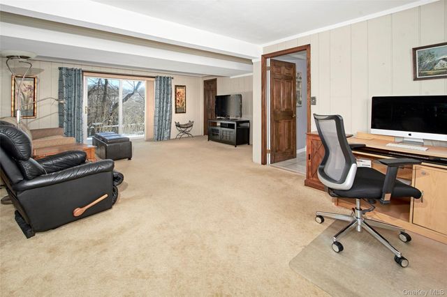 107 Parkview Road, Elmsford, NY 10523