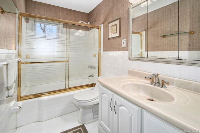 107 Parkview Road, Elmsford, NY 10523