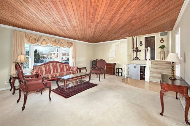 107 Parkview Road, Elmsford, NY 10523