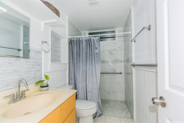 1031 Gulick Avenue, Honolulu, HI 96819