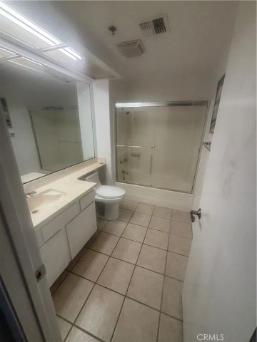 2700 Lawrence Crossley 84, Palm Springs, CA 92264