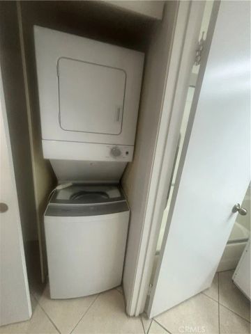 2700 Lawrence Crossley 84, Palm Springs, CA 92264