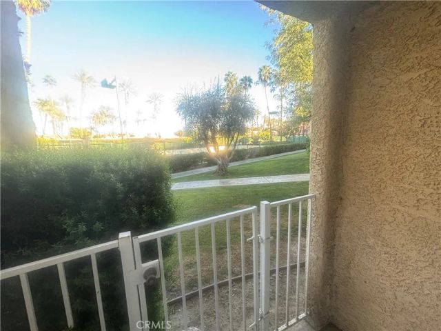 2700 Lawrence Crossley 84, Palm Springs, CA 92264
