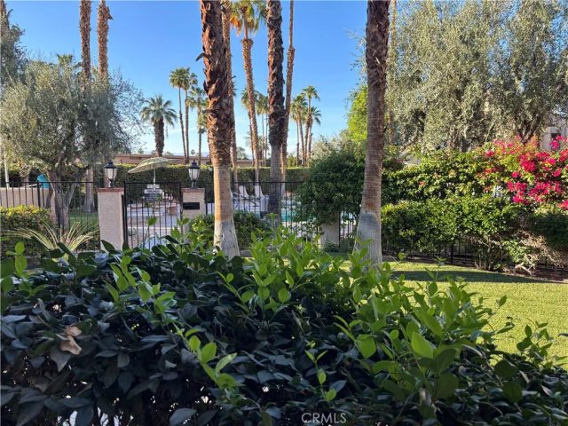 2700 Lawrence Crossley 84, Palm Springs, CA 92264