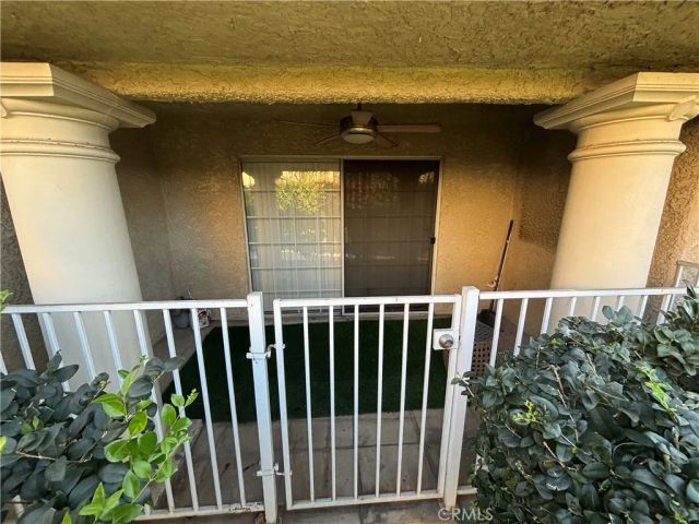 2700 Lawrence Crossley 84, Palm Springs, CA 92264