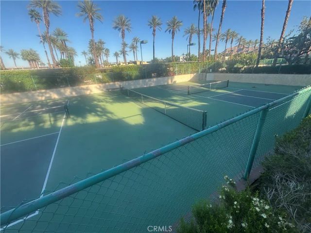 2700 Lawrence Crossley 84, Palm Springs, CA 92264