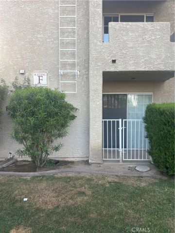 2700 Lawrence Crossley 84, Palm Springs, CA 92264