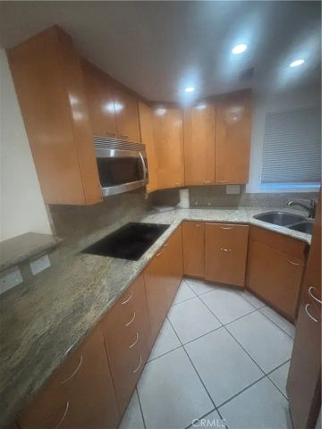 2700 Lawrence Crossley 84, Palm Springs, CA 92264