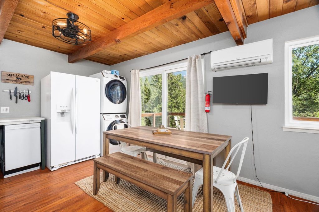 Image 12 of property listing at 5570 Grayling Road, Mariposa, CA 95338
