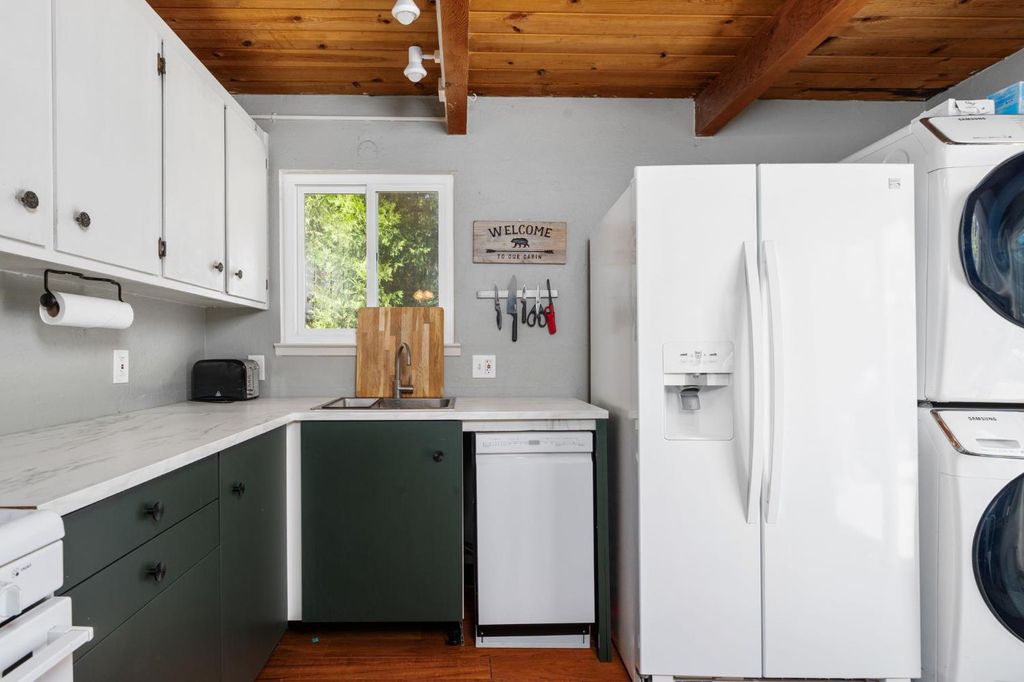 Image 14 of property listing at 5570 Grayling Road, Mariposa, CA 95338