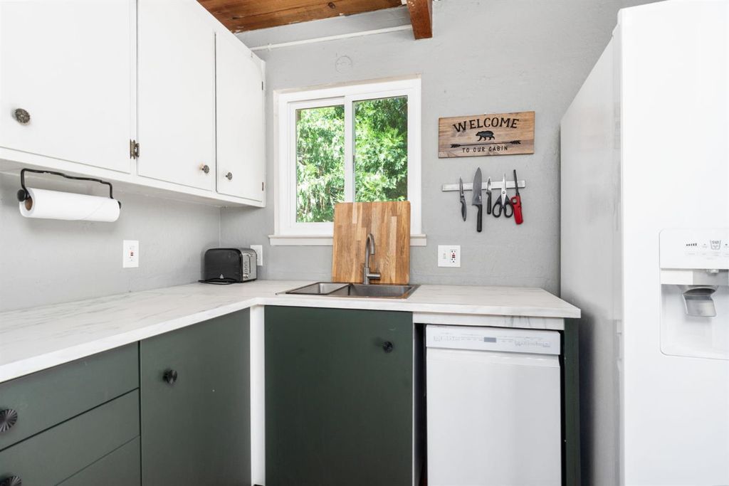 Image 16 of property listing at 5570 Grayling Road, Mariposa, CA 95338
