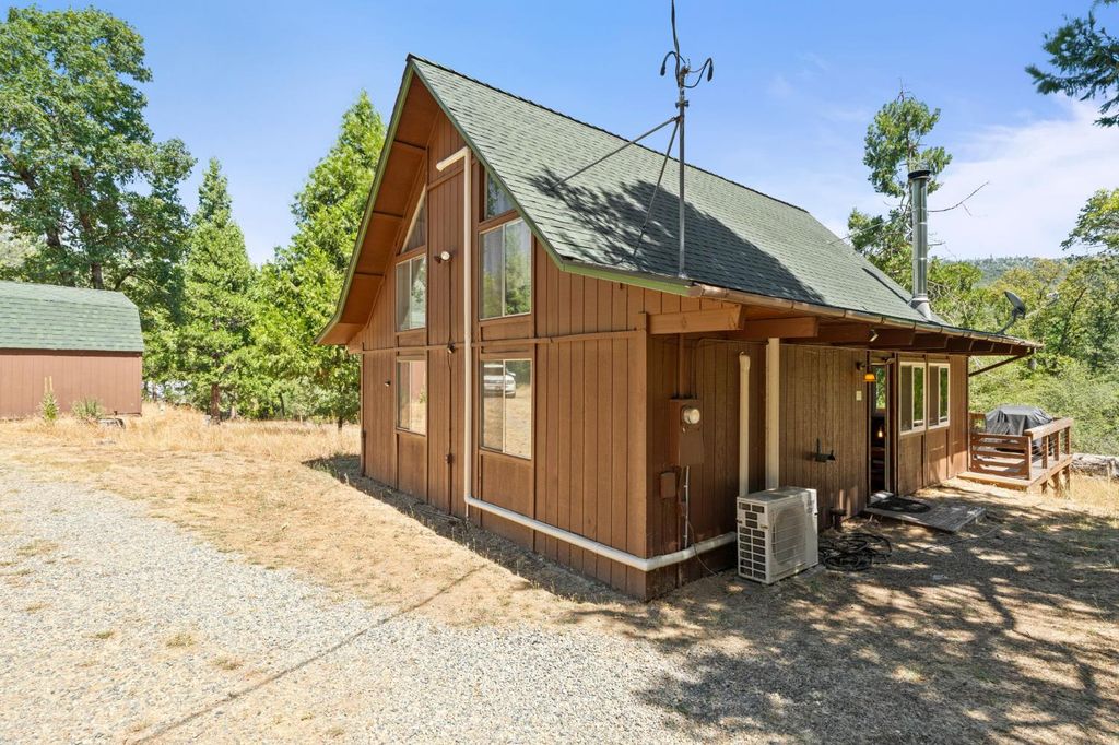 Image 2 of property listing at 5570 Grayling Road, Mariposa, CA 95338