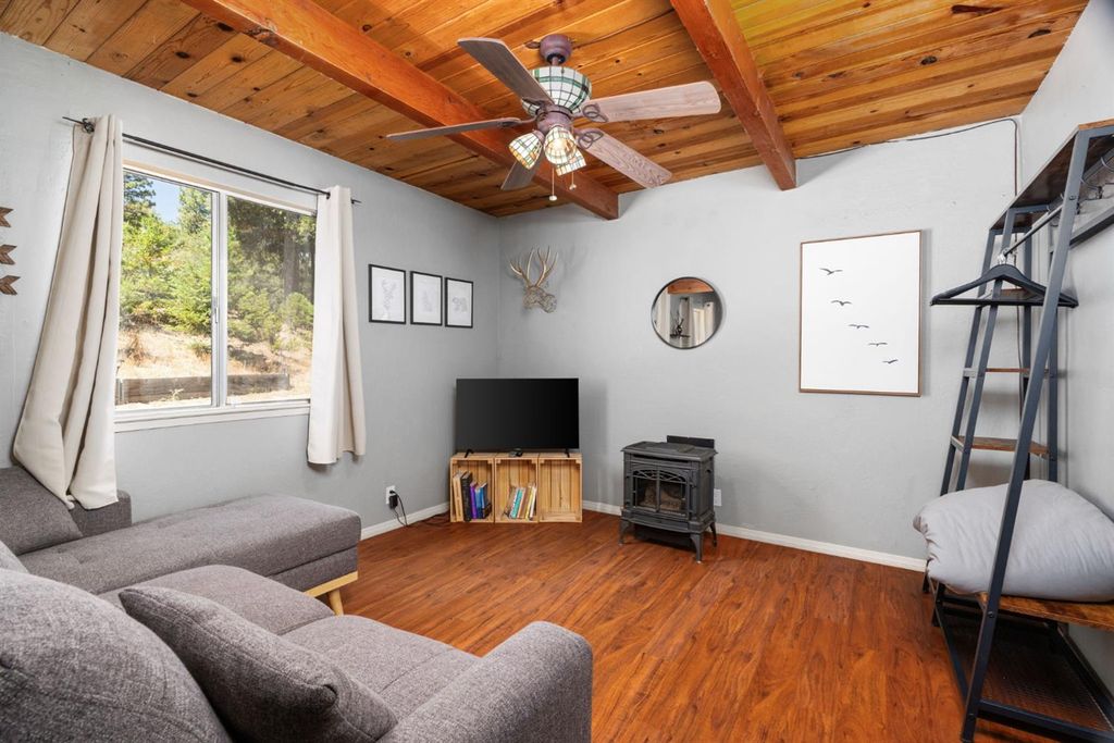 Image 21 of property listing at 5570 Grayling Road, Mariposa, CA 95338