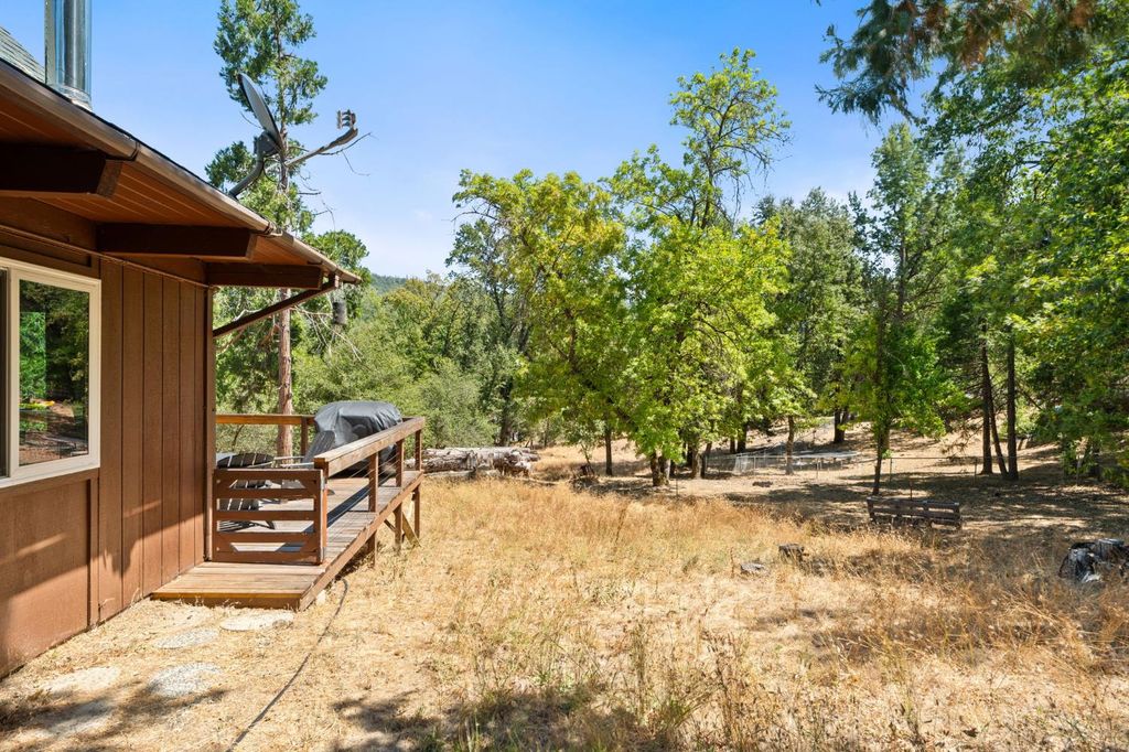 Image 41 of property listing at 5570 Grayling Road, Mariposa, CA 95338