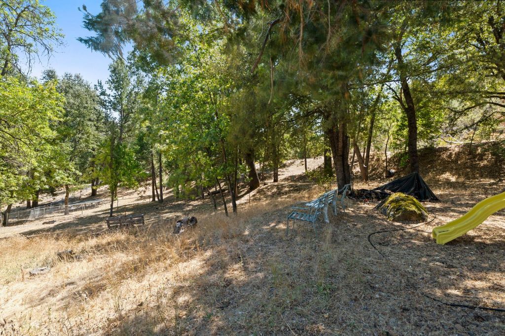 Image 42 of property listing at 5570 Grayling Road, Mariposa, CA 95338