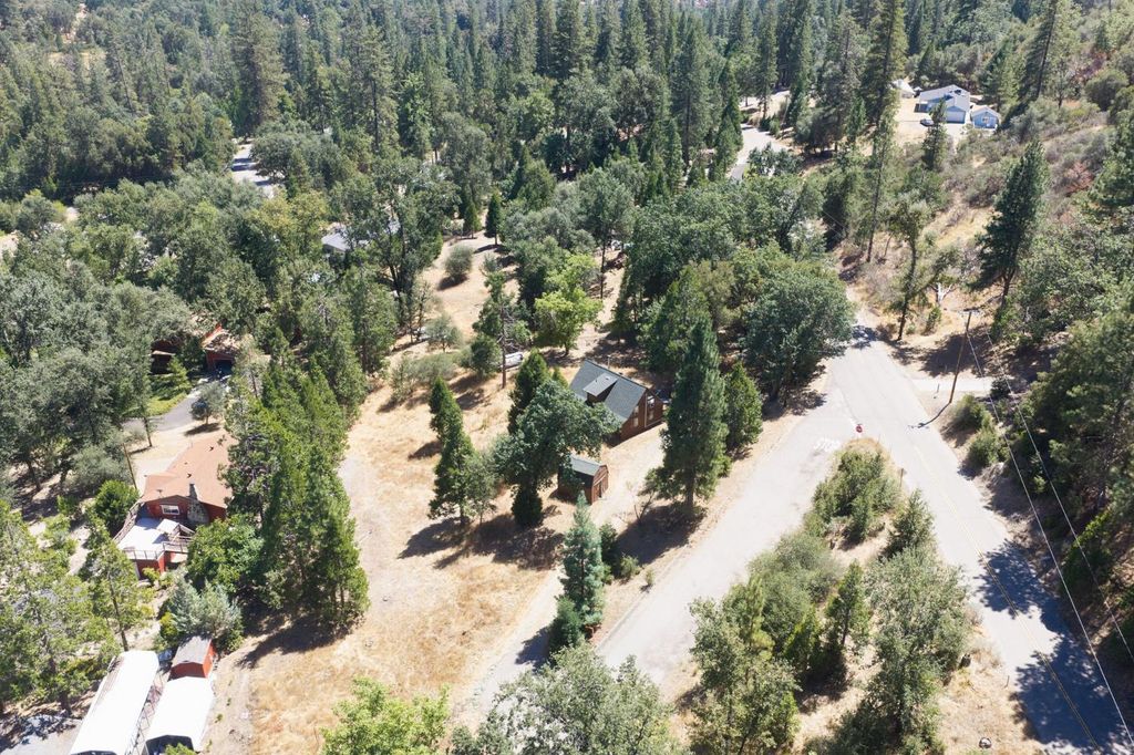 Image 44 of property listing at 5570 Grayling Road, Mariposa, CA 95338
