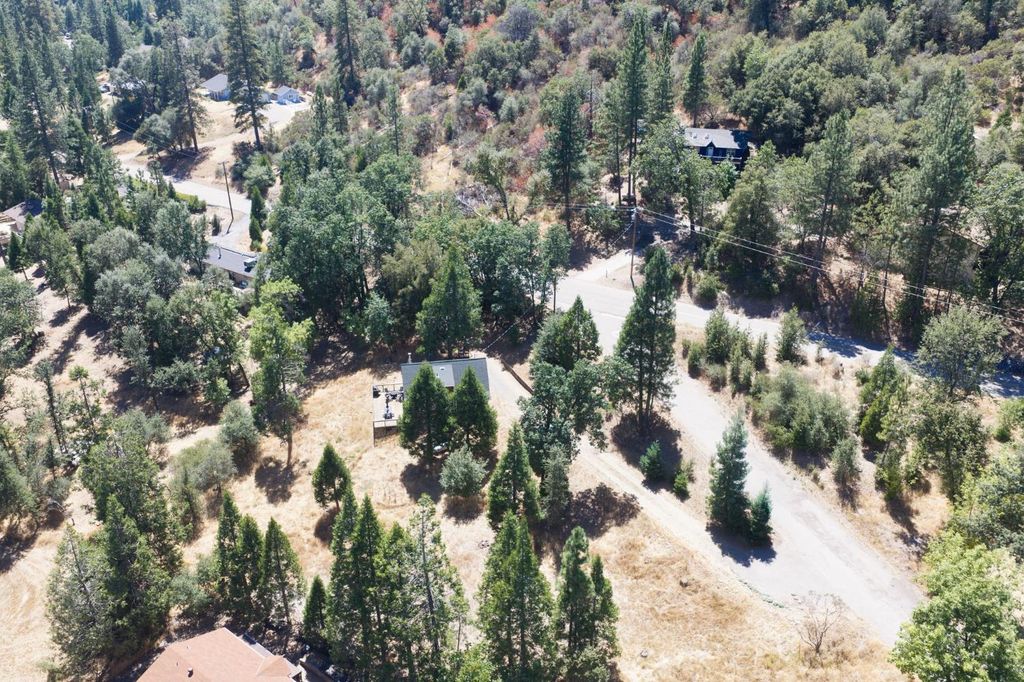 Image 45 of property listing at 5570 Grayling Road, Mariposa, CA 95338