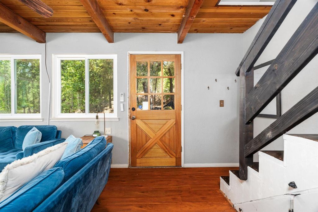 Image 5 of property listing at 5570 Grayling Road, Mariposa, CA 95338