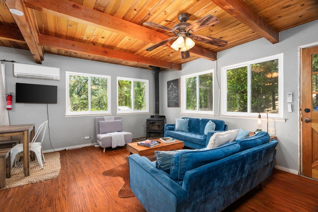 Image 7 of property listing at 5570 Grayling Road, Mariposa, CA 95338