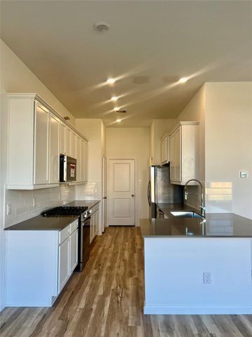 2219 Via Isa Lane, Houston, TX 77051