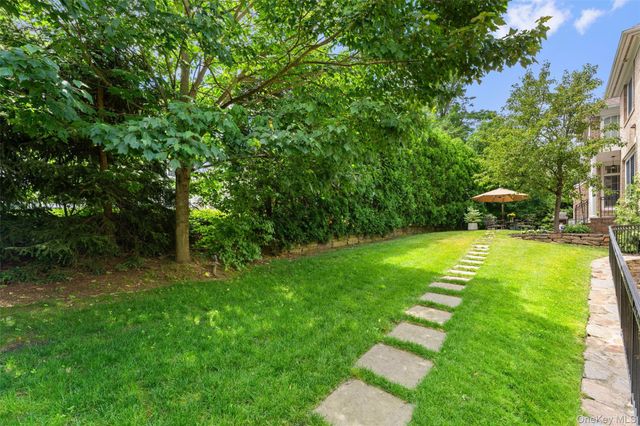 1 Cambridge Court, New Rochelle, NY 10804
