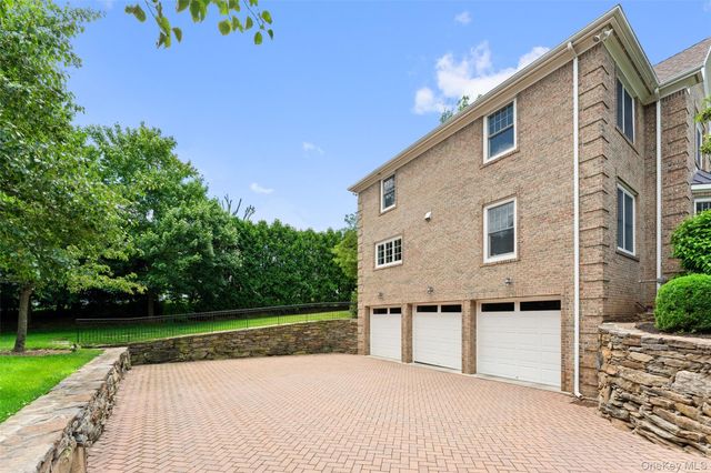 1 Cambridge Court, New Rochelle, NY 10804
