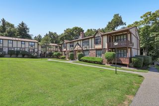 433 Sierra Vista Lane, Valley Cottage, NY 10989