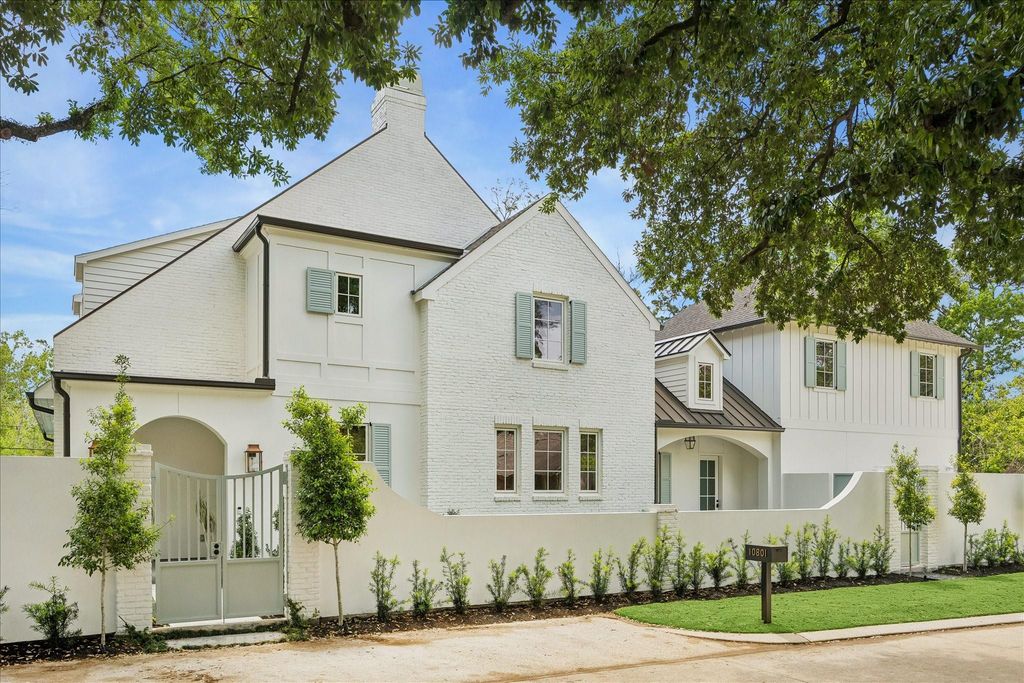 10801 Long Shadow Lane, Hunters Creek Village, TX 77024