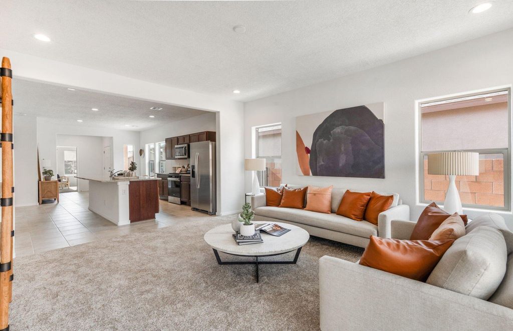 Image 12 of property listing at 280 Prism Avenue SW, Rio Rancho, NM 87124