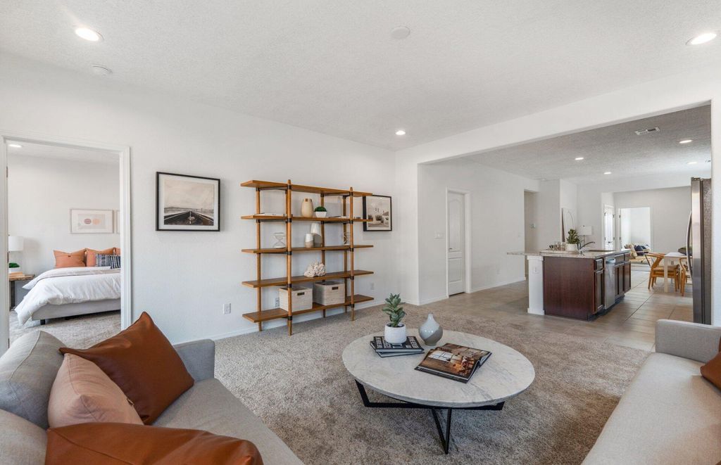 Image 13 of property listing at 280 Prism Avenue SW, Rio Rancho, NM 87124