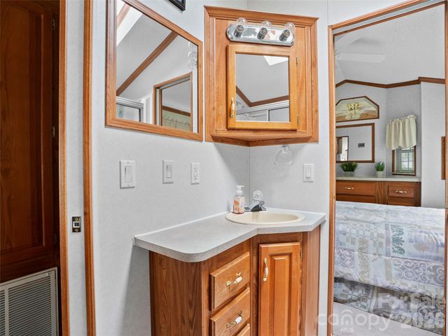 43 Pike Point, Waynesville, NC 28785