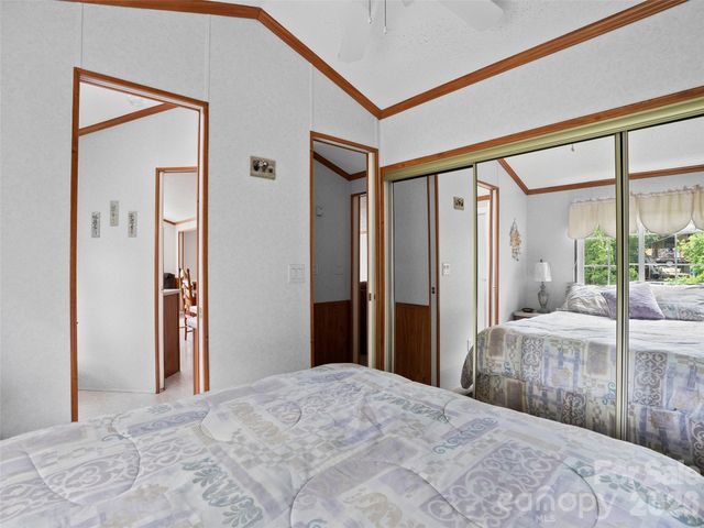 43 Pike Point, Waynesville, NC 28785
