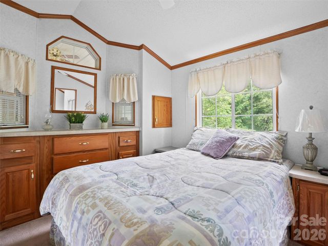 43 Pike Point, Waynesville, NC 28785