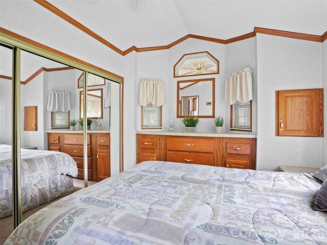 43 Pike Point, Waynesville, NC 28785