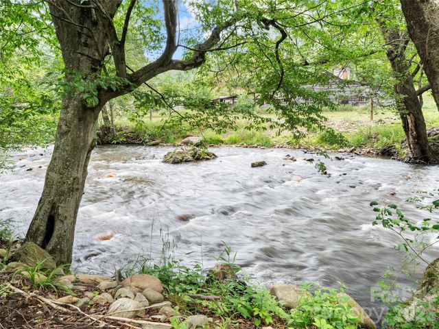 43 Pike Point, Waynesville, NC 28785
