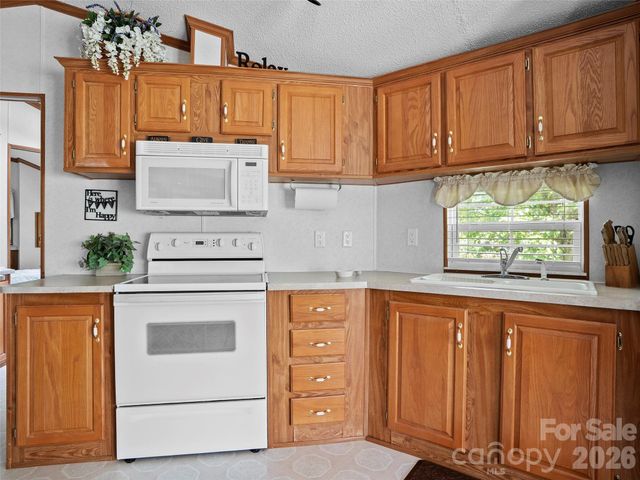 43 Pike Point, Waynesville, NC 28785
