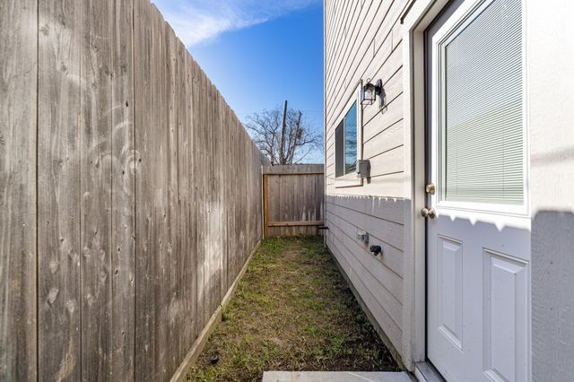 3235 Longleaf Meadows Drive, Houston, TX 77063