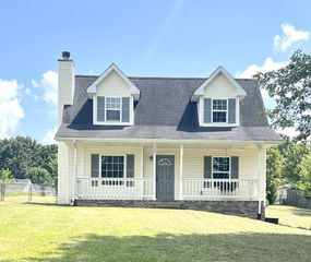 1002 Hot Shot Dr, Clarksville, TN 37042