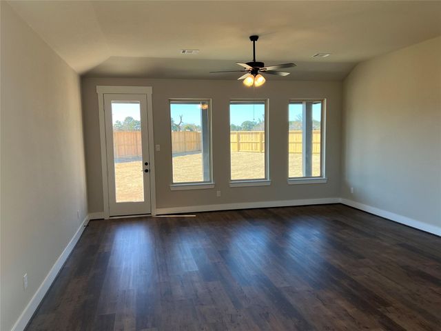 4602 White Lotus Lane, Pinehurst, TX 77362